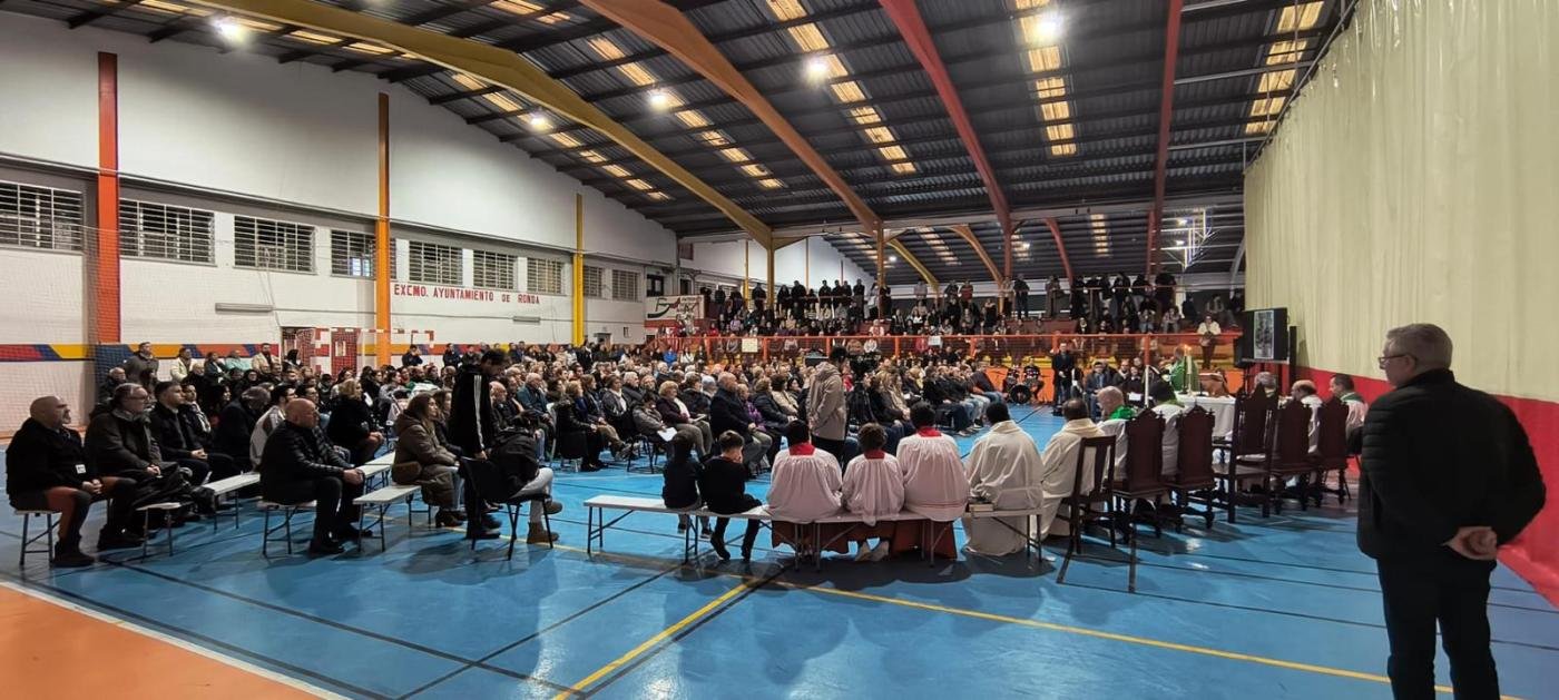 RONDA. El Fuerte acogió la Eucaristía con los vecinos de Grazalema