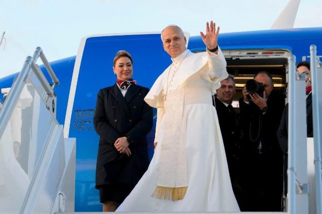 R. Vázquez y A. Pérez, en el comité organizador para la visita del Papa a España