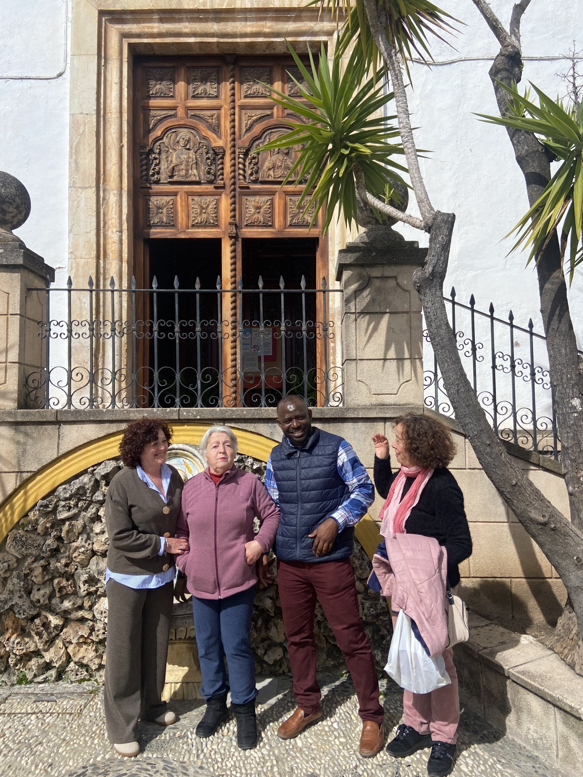 Visita de los párrocos de la Serranía a las localidades afectadas por las inundaciones