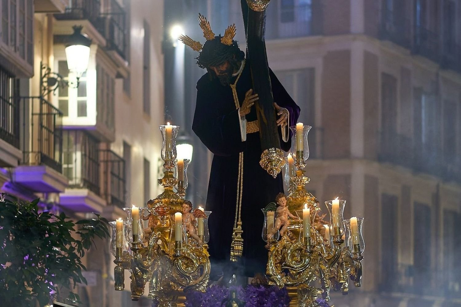 El camino hacia la cruz centra la Cuaresma cofrade en Málaga