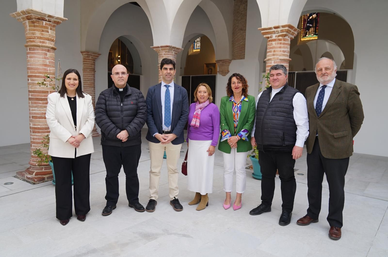 Firma del convenio entre el Obispado y el Ayuntamiento de Coín para la rehabilitación de la ermita de la Fuensanta