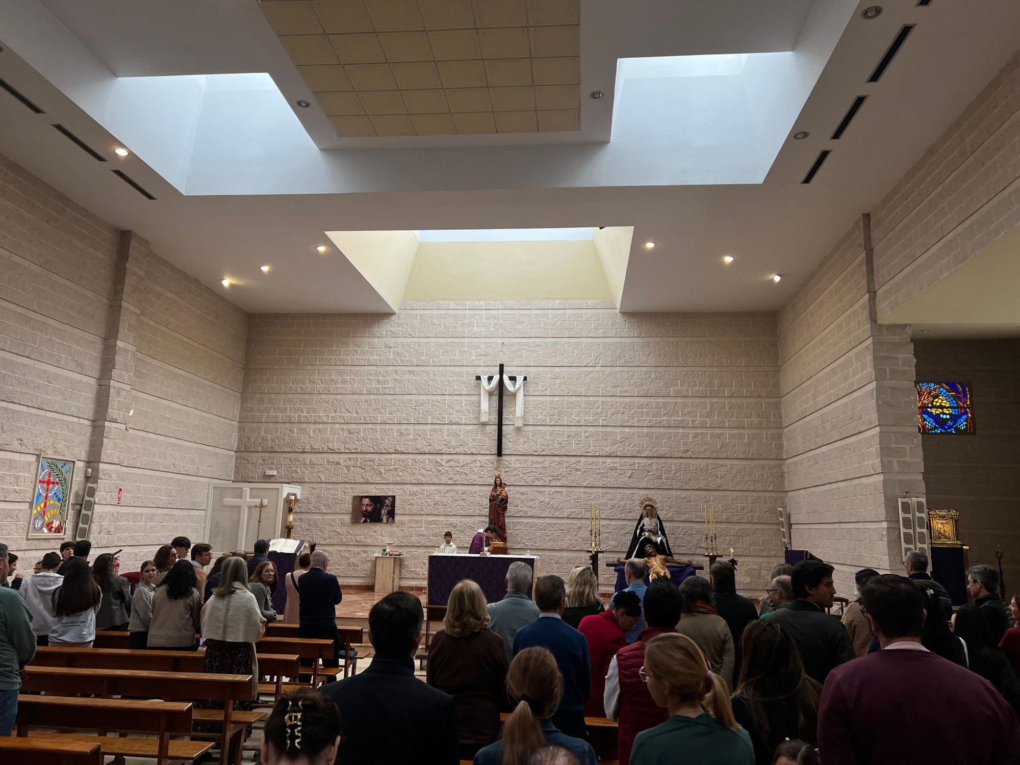 La parroquia Madre de Dios acogió la Jornada de la Alegría