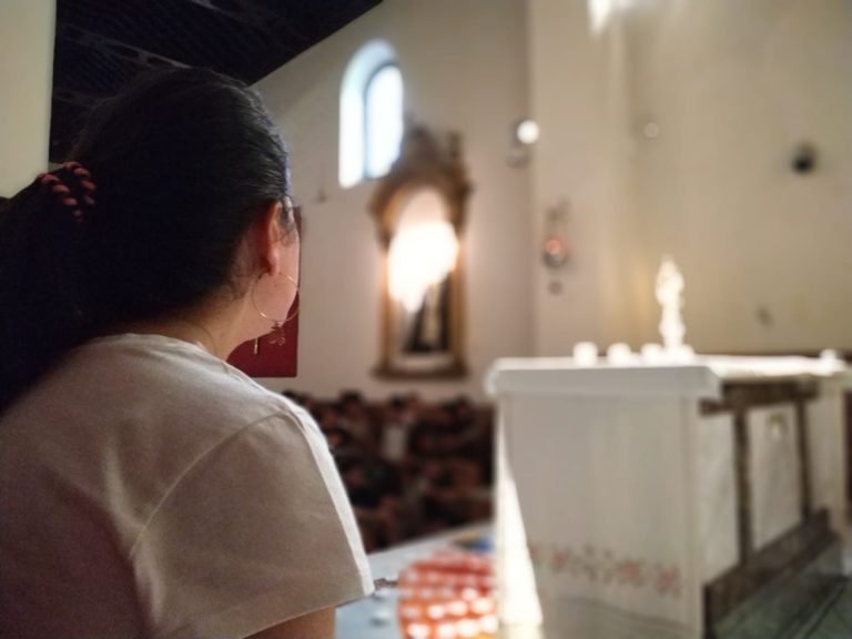 El Día del Seminario arranca con el Adoremus para los jóvenes