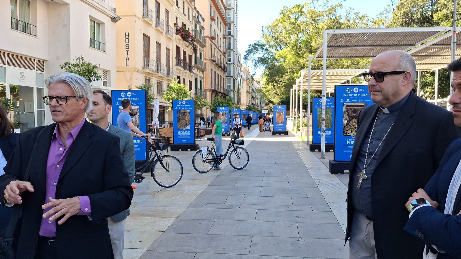 Los 'Mantos de Virgen' cubren la Alameda Principal, de la mano de COPE Málaga