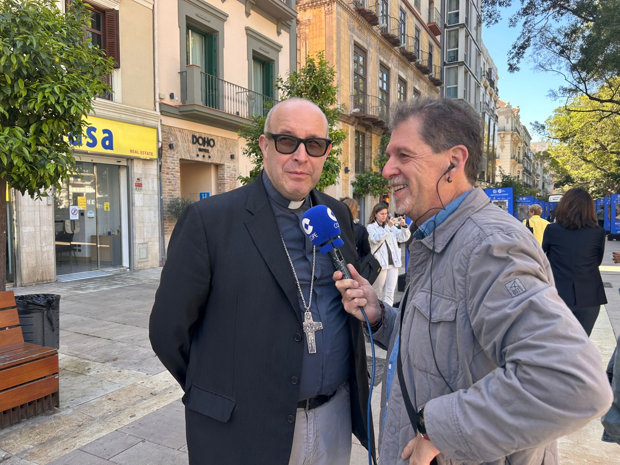 Los 'Mantos de Virgen' cubren la Alameda Principal, de la mano de COPE Málaga