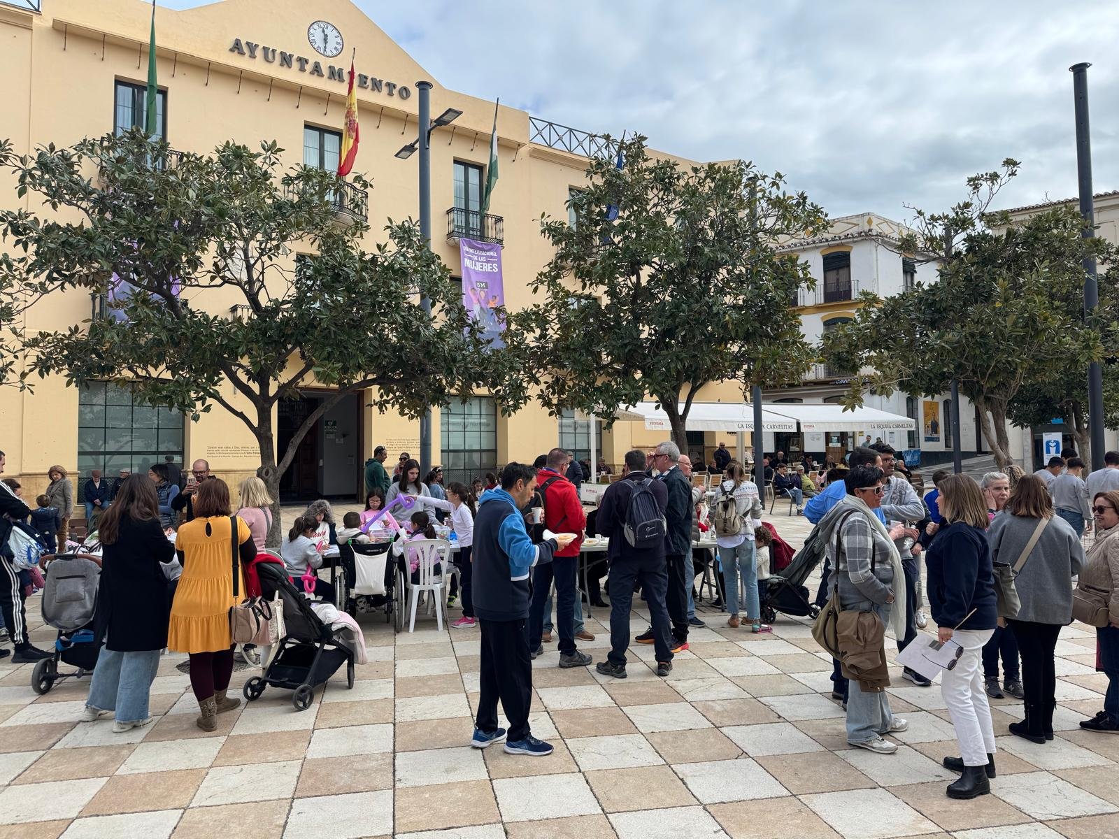 VÉLEZ. Desayuno solidario en la parroquia de San Juan