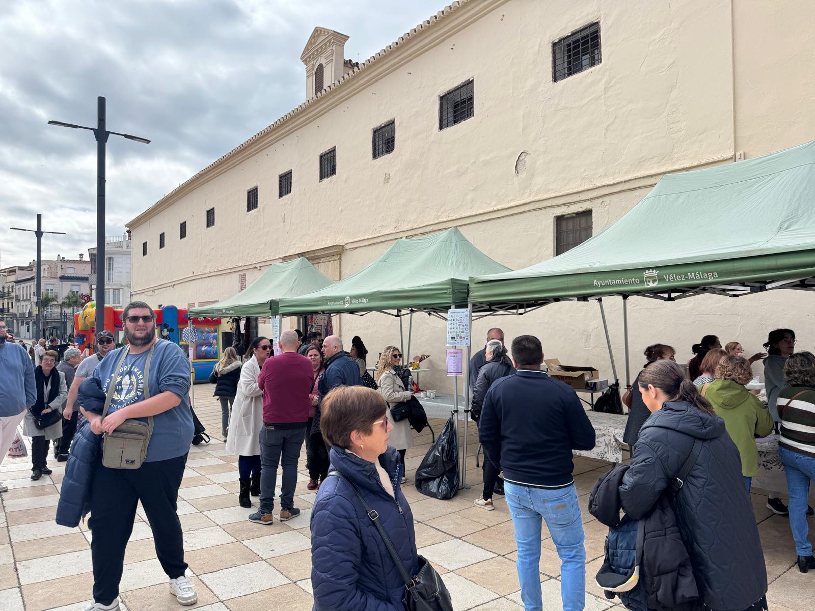VÉLEZ. Desayuno solidario en la parroquia de San Juan