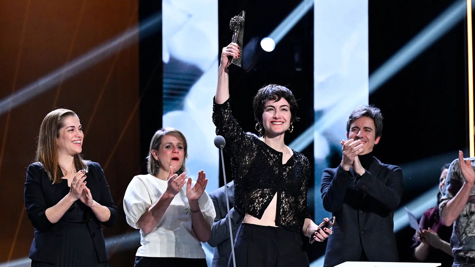 Marta Matute se alza con la biznaga de oro