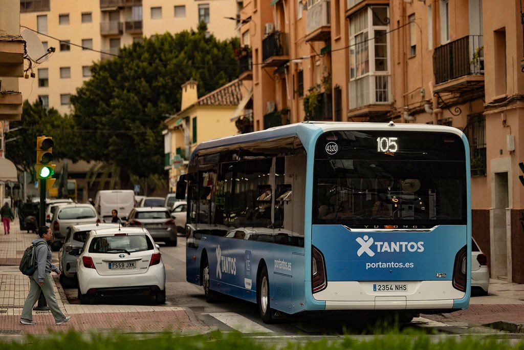 El autobús de la Línea 105 por las calles de Málaga