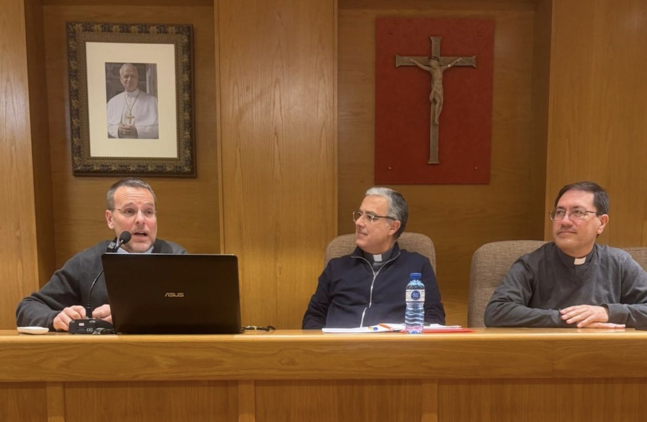 Miguel Ángel Criado, Salvador Gil y Francisco Castro, en su ponencia conjunta