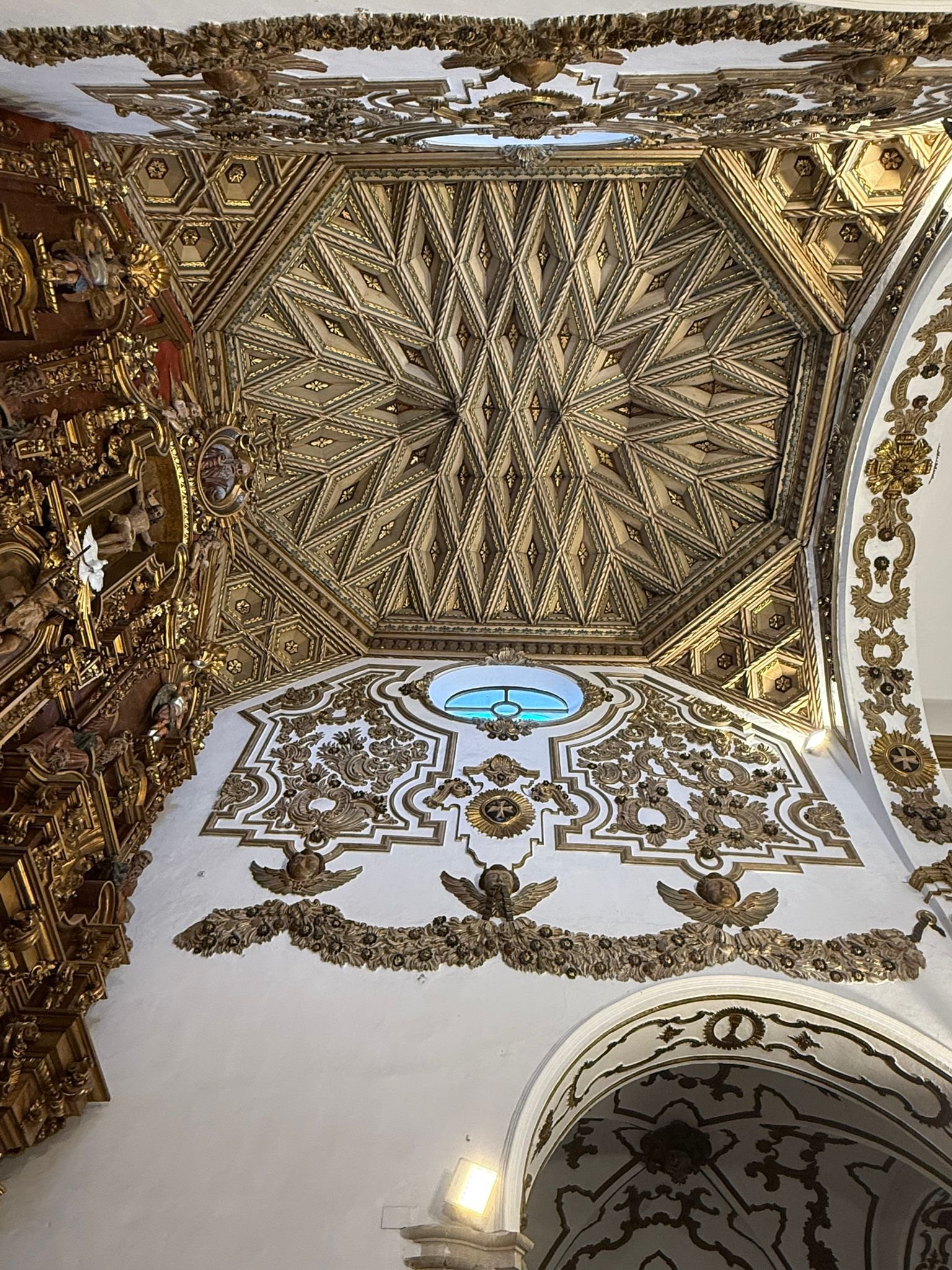 Alfarje de la iglesia de San Juan Bautista de Coín tras su restauración