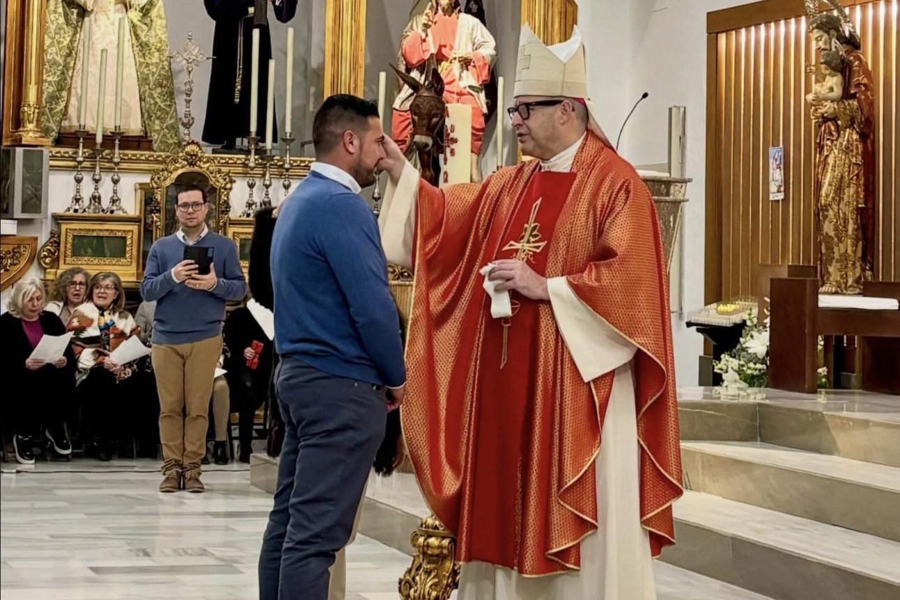 El obispo de Málaga confirmará a un grupo de fieles, el 17 de abril, en la Catedral