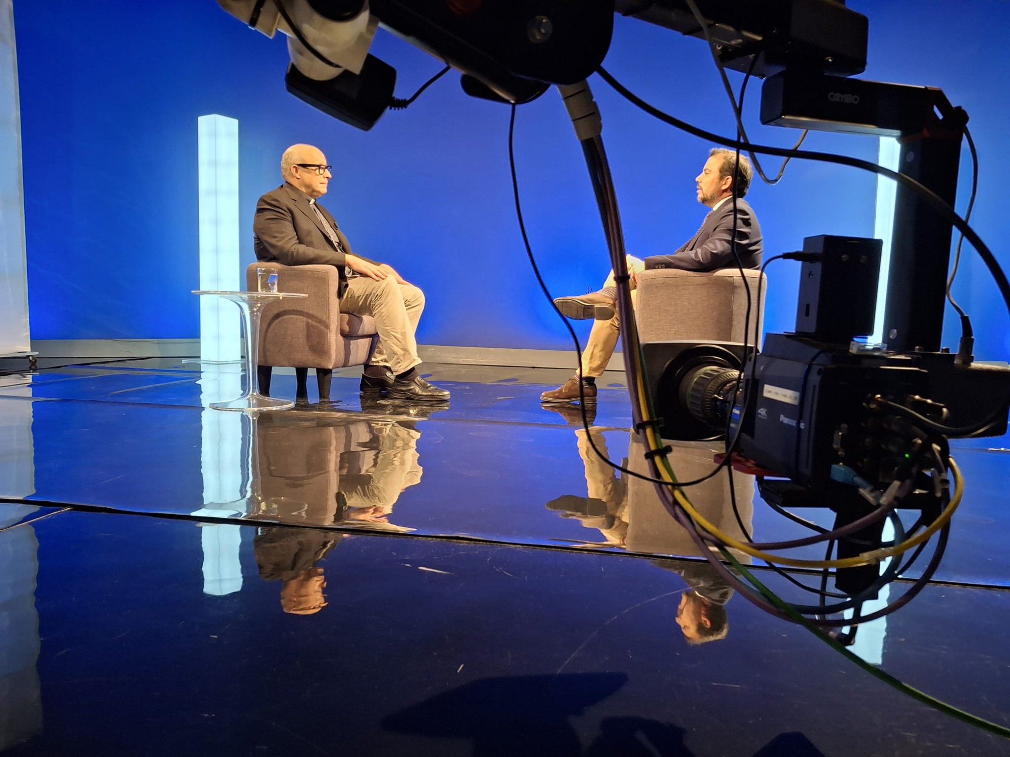 Mons. Satué en El Reservado de Canal Málaga