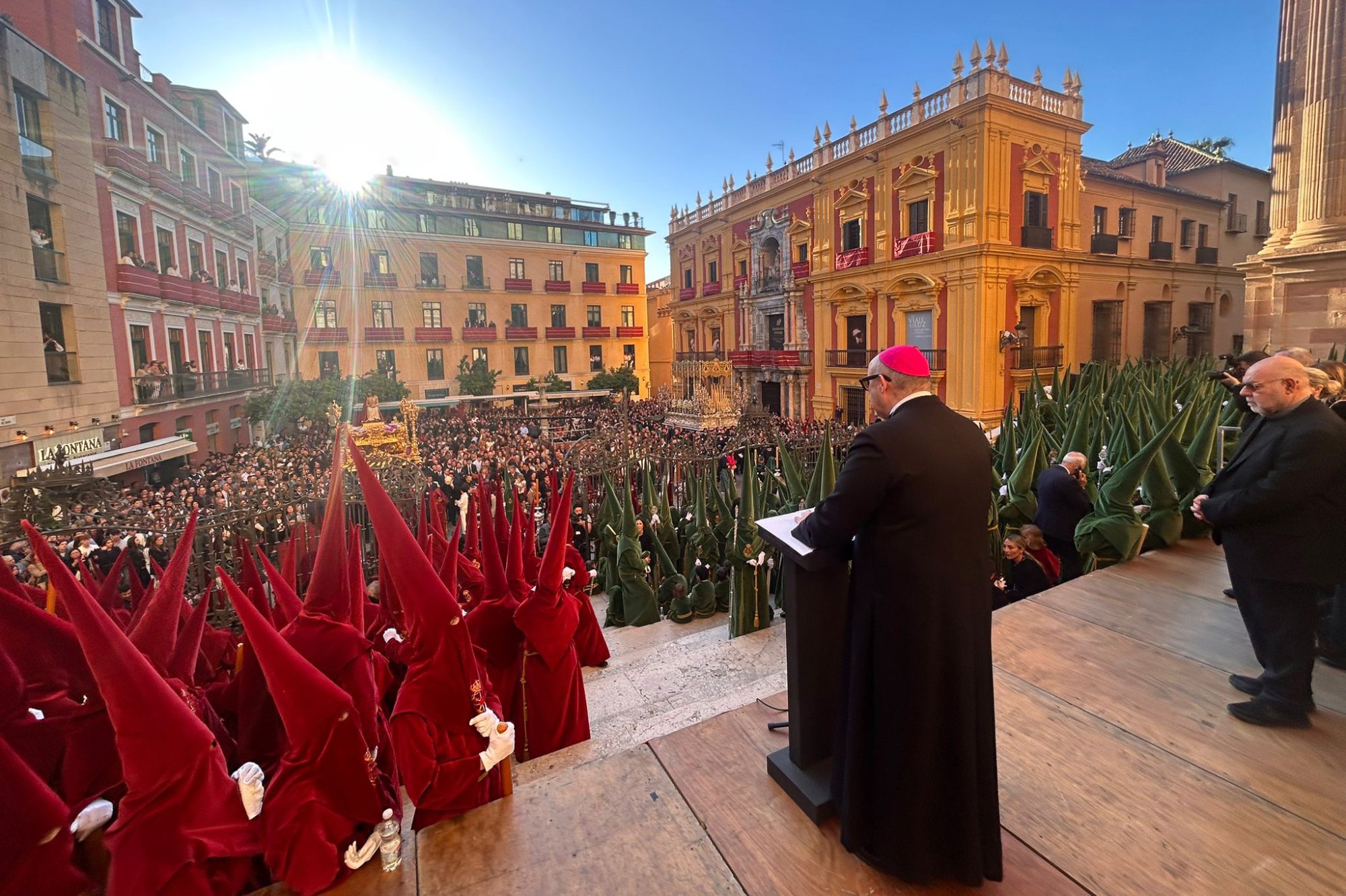 Mons. Satué reflexiona sobre la verdad en el acto con Estudiantes