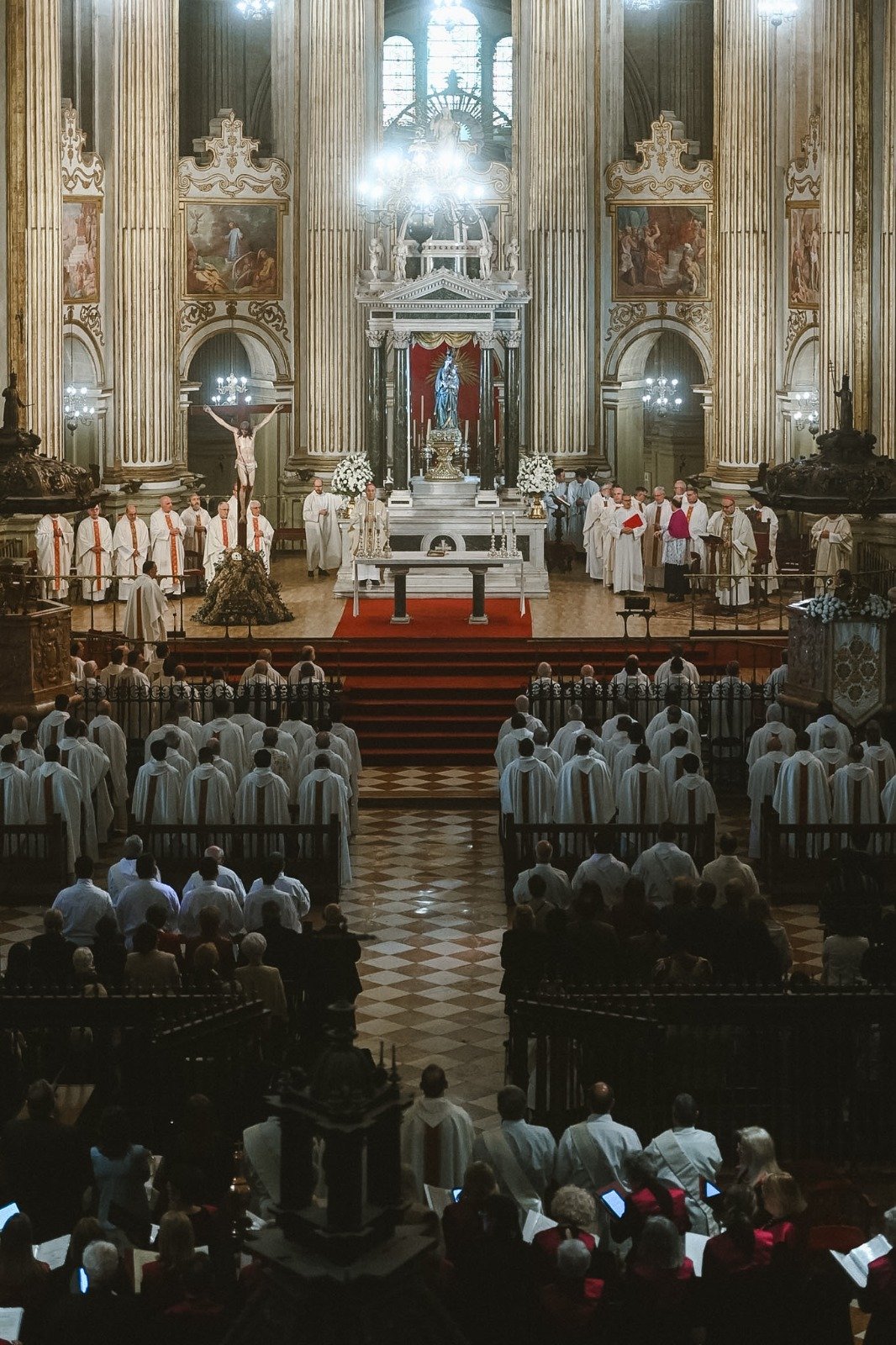 Celebración de la Misa Crismal en la Catedral de Málaga