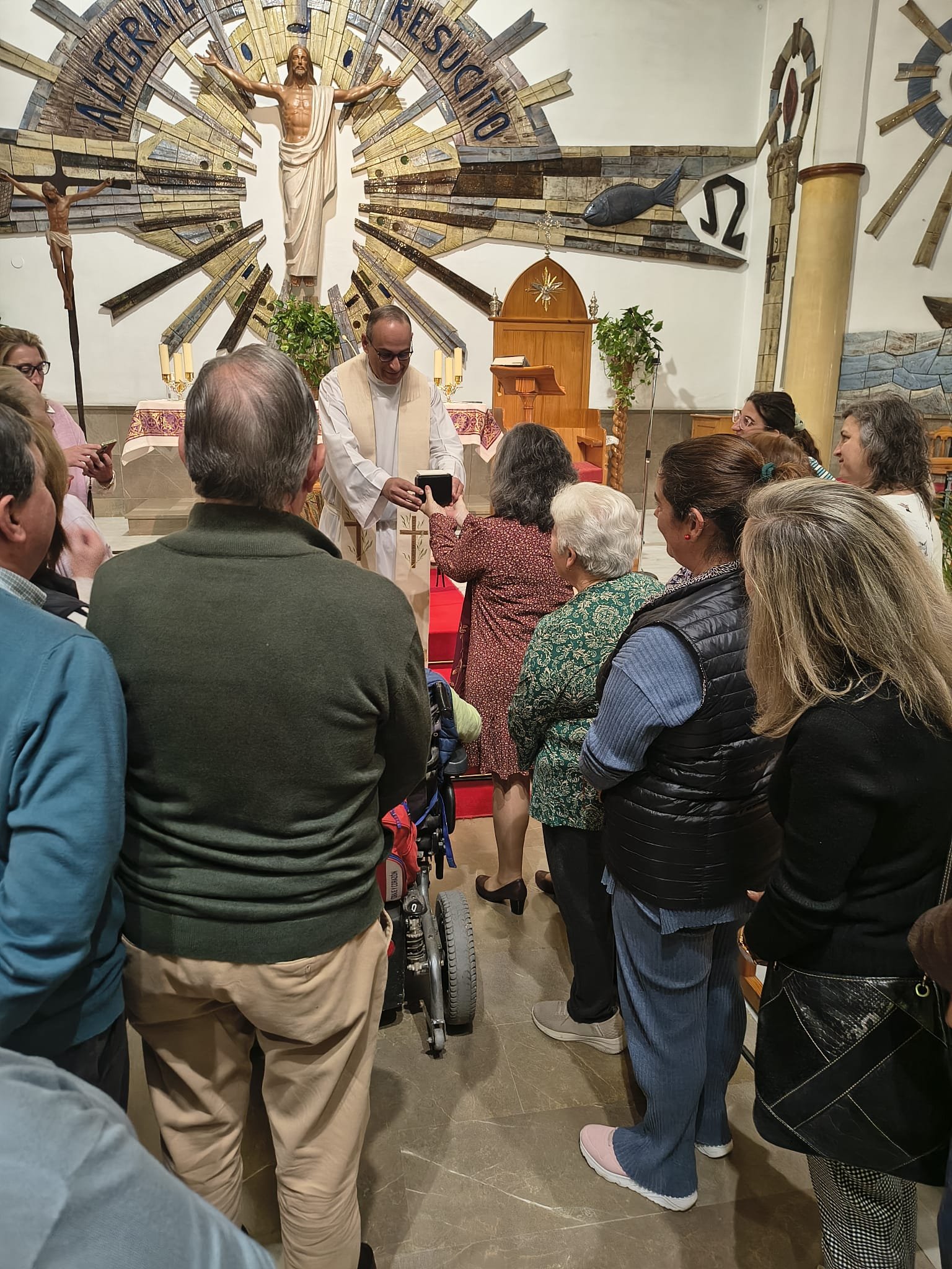 El arciprestazgo de Fuengirola-Torremolinos recibe los Santos Óleos