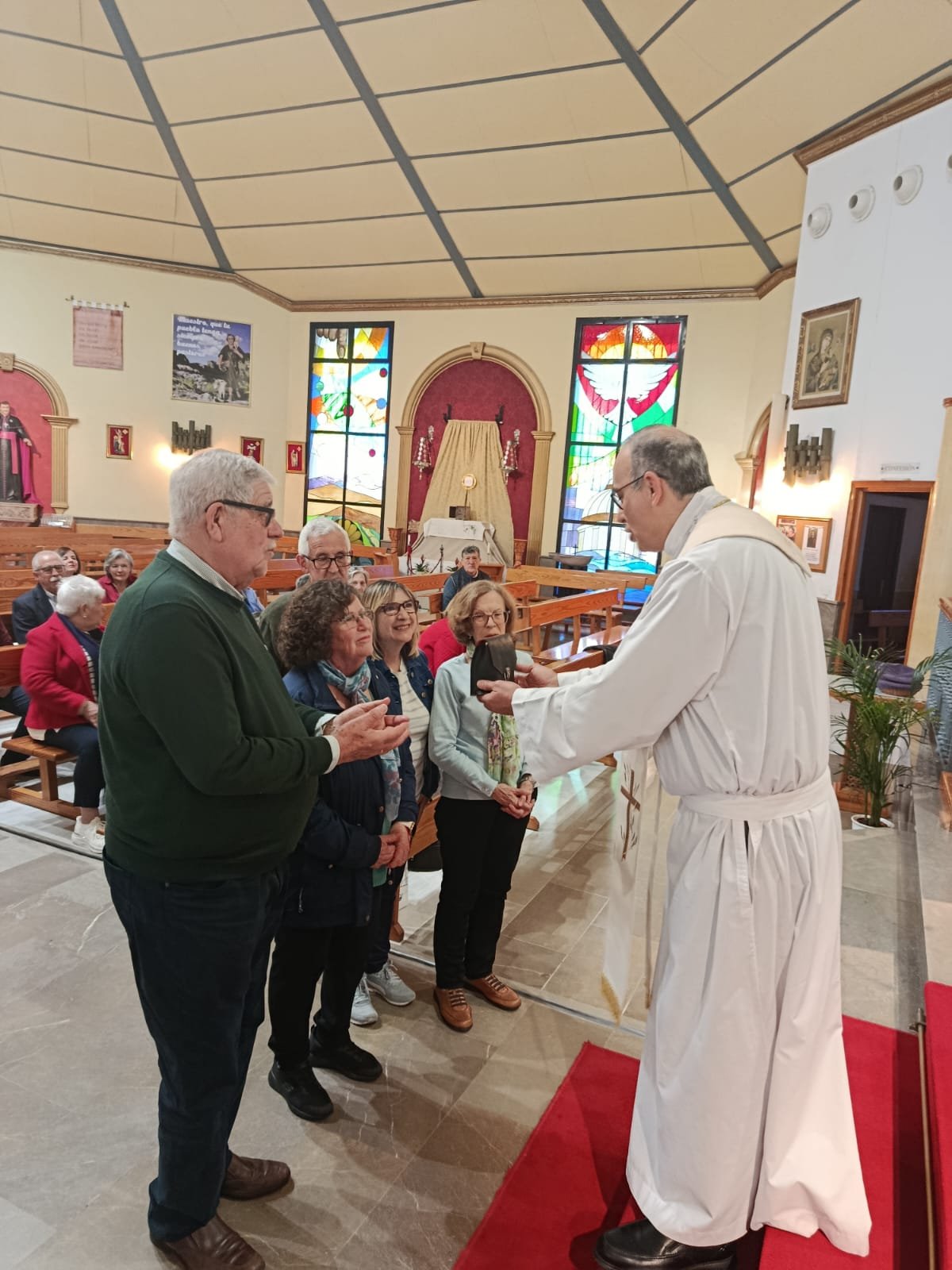 El arciprestazgo de Fuengirola-Torremolinos recibe los Santos Óleos