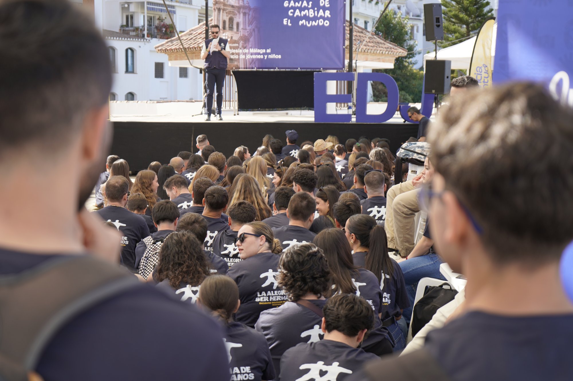 Cerca de 500 jóvenes toman las calles de Frigiliana para celebrar la Pascua