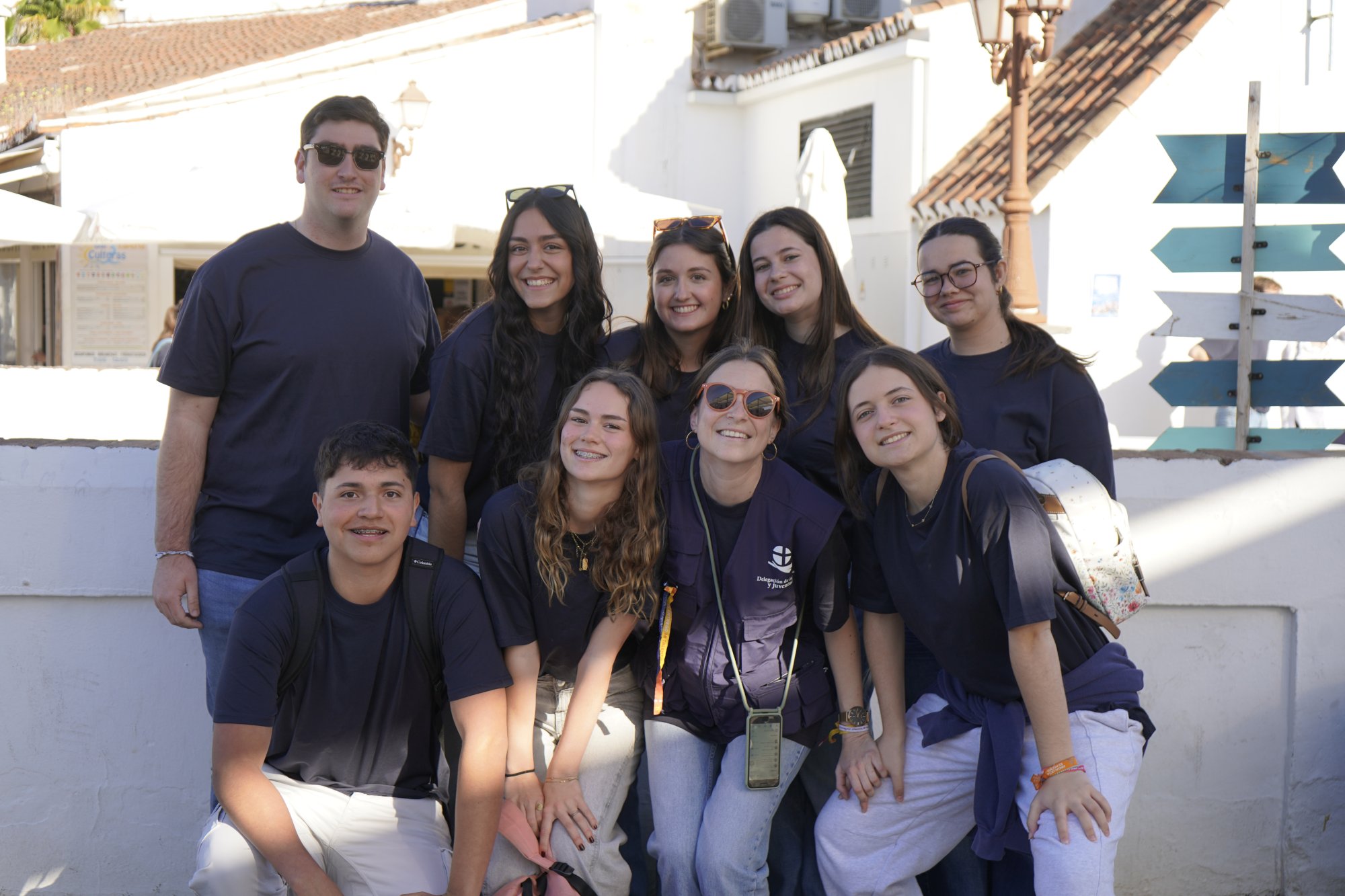 Cerca de 500 jóvenes toman las calles de Frigiliana para celebrar la Pascua