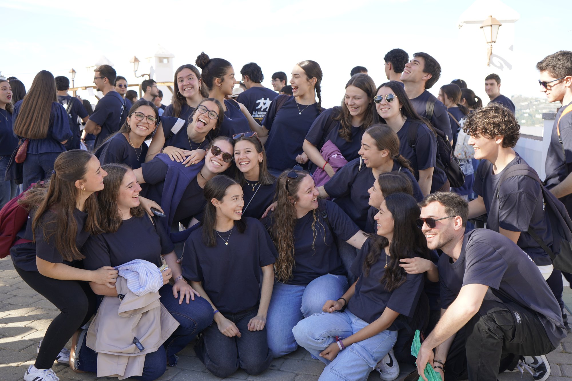 Cerca de 500 jóvenes toman las calles de Frigiliana para celebrar la Pascua