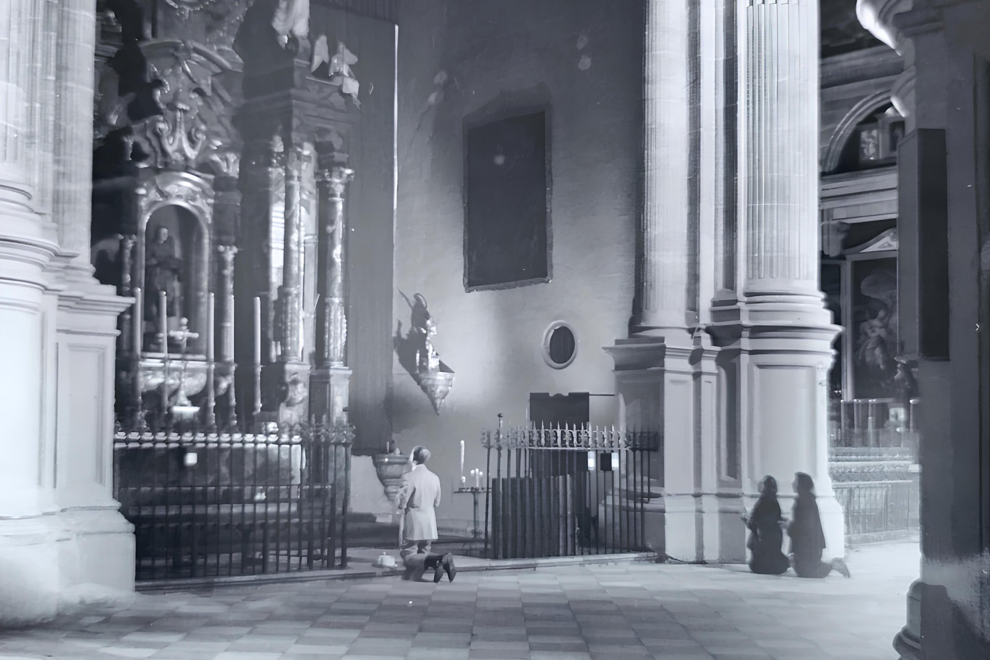 Robert de Niro o David Niven en la Catedral de Málaga, una historia de cine en nuestro templo mayor