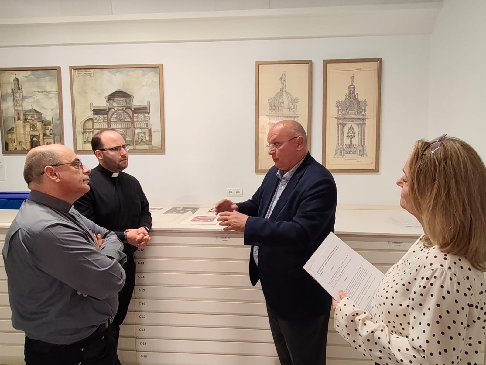 Donación de la familia Ocaña Medina al Archivo Diocesano