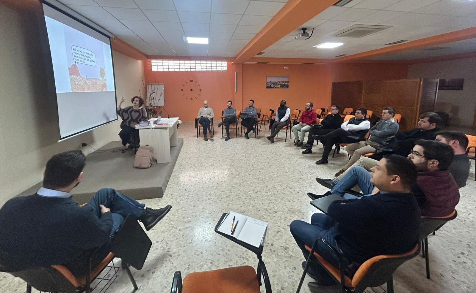 Sacerdotes del Decenio acompañan al papa León XIV en Tenerife para acercarse a la realidad migratoria