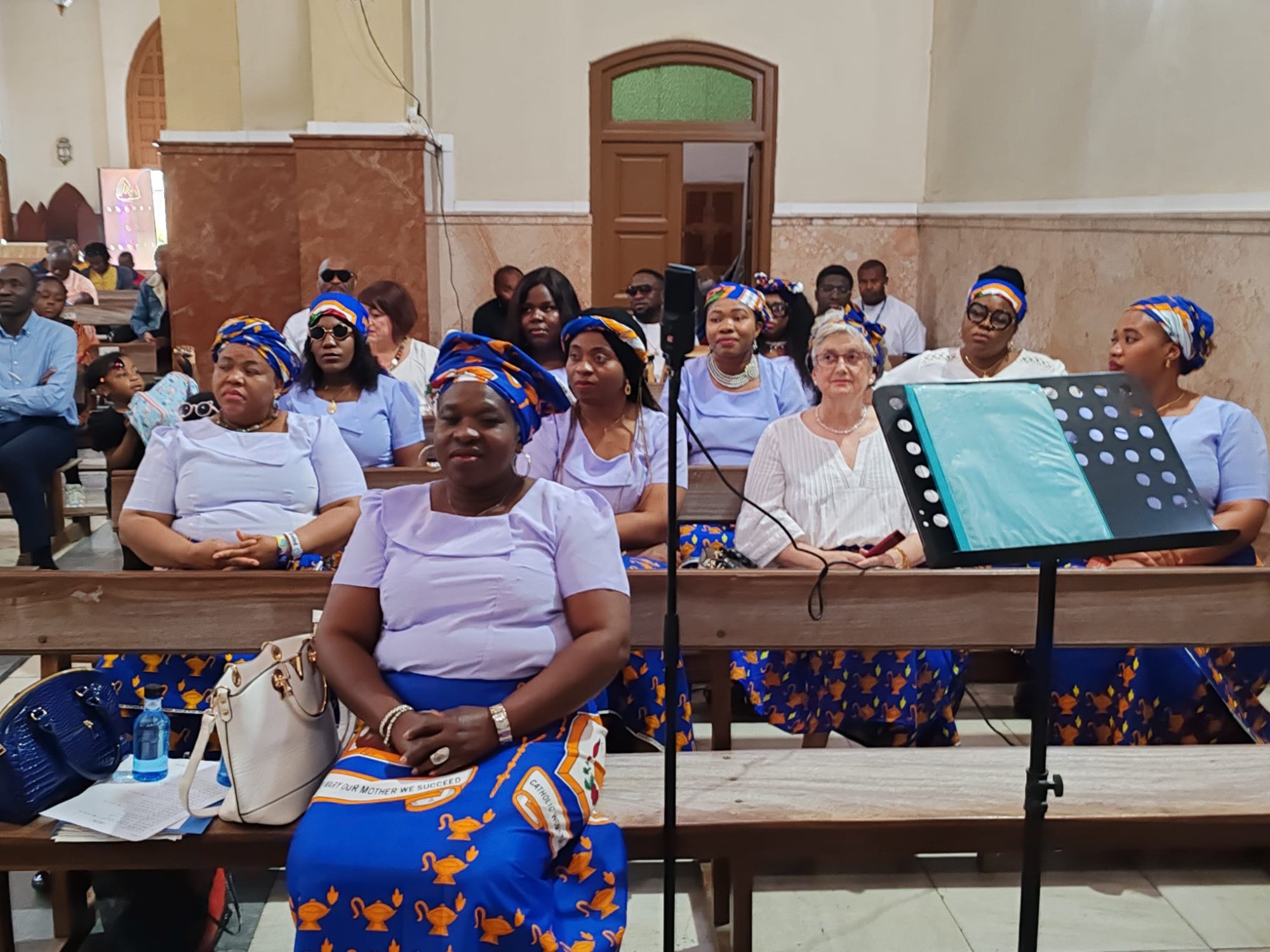Misa del día de la madre organizada por la comunidad africana de la parroquia de Cristo Rey