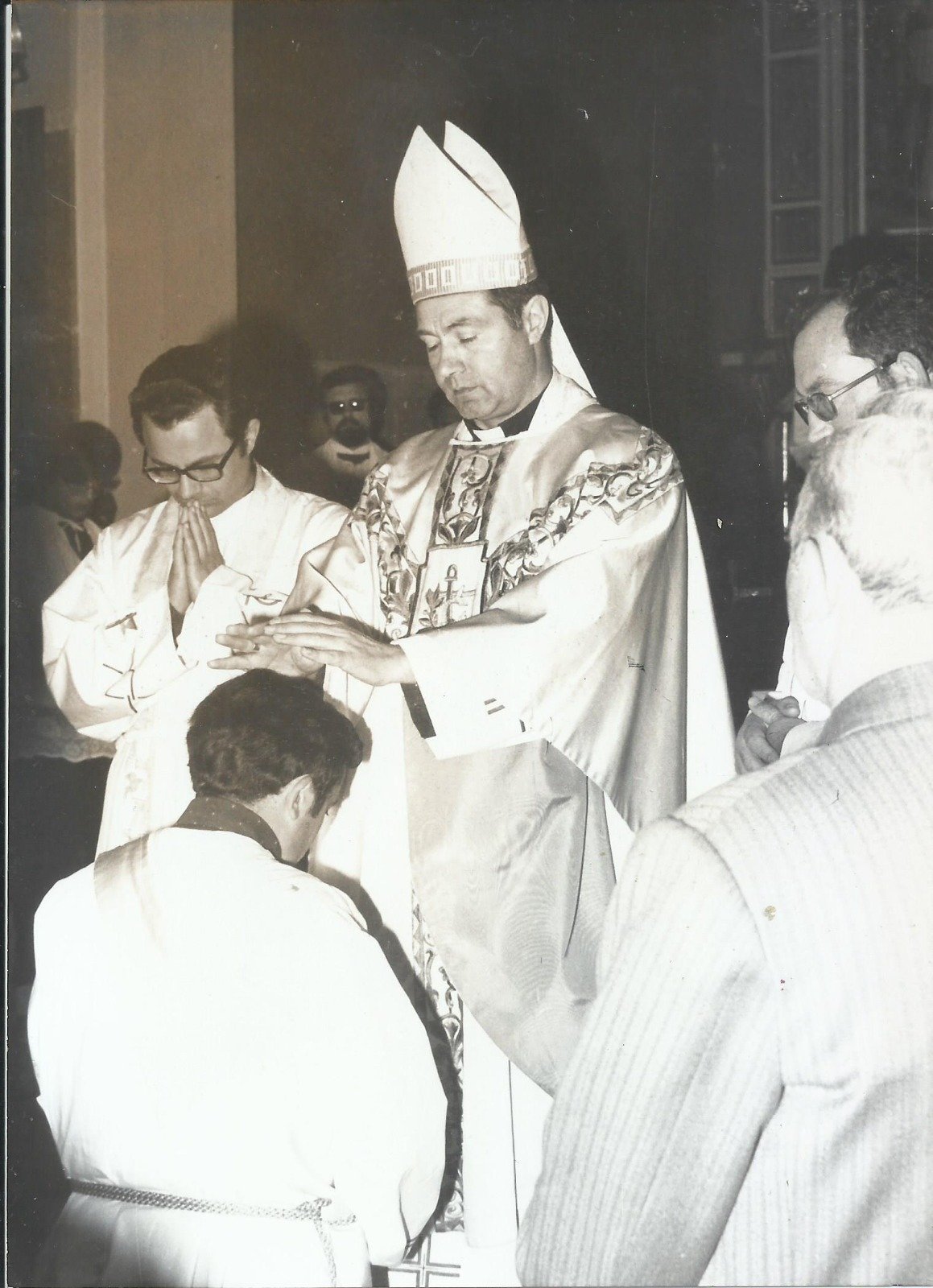 Ordenación de Guillermo González