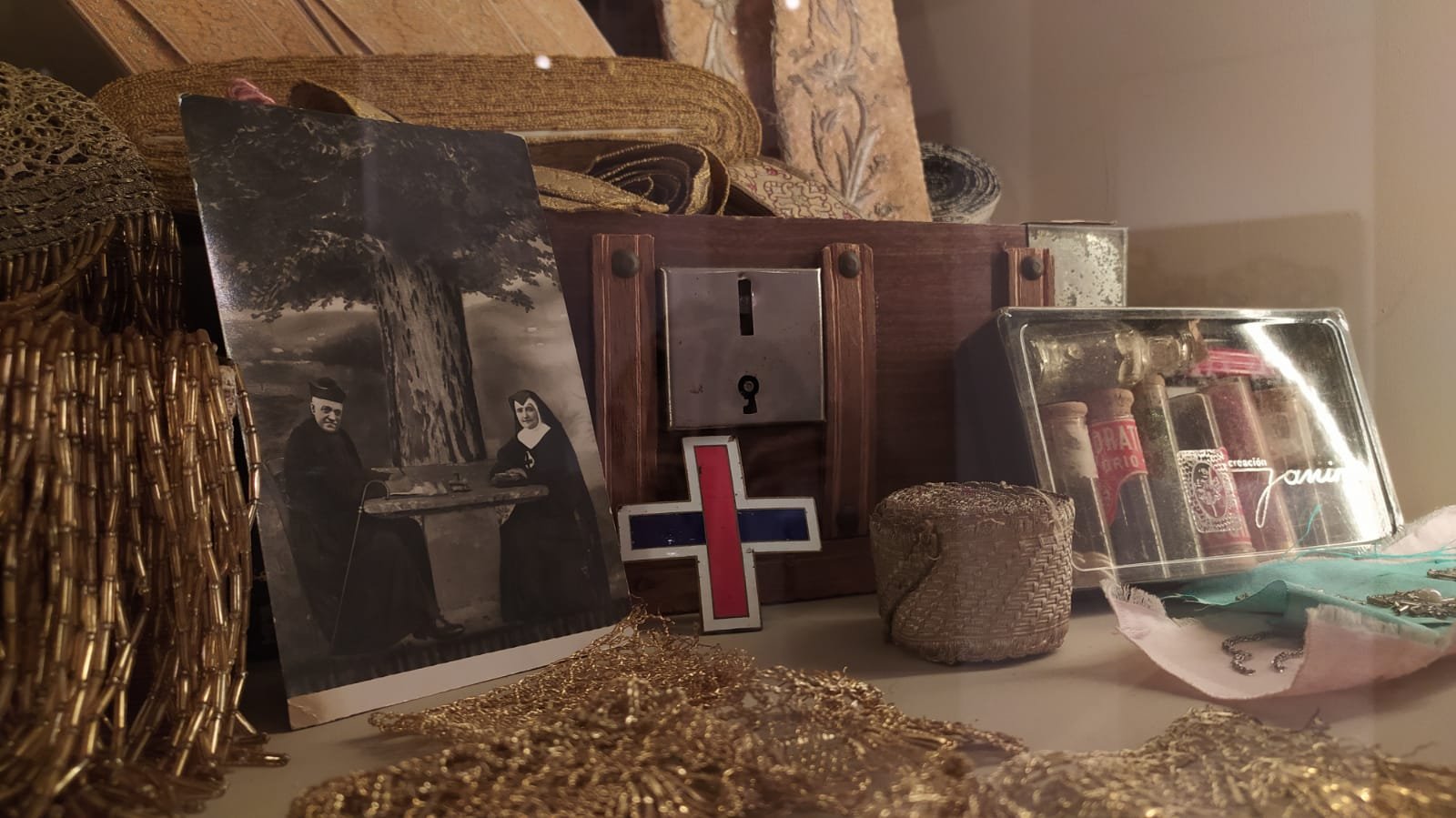 Ya se puede visitar la exposición 'Hermanas Trinitarias en Málaga: 100 años tejiendo esperanza'