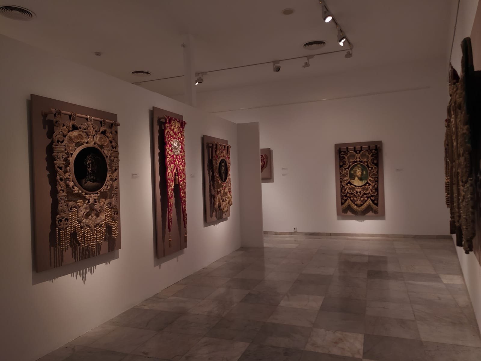 Exposición con motivo del centenario en Mákaga de las Hermanas Trinitarias