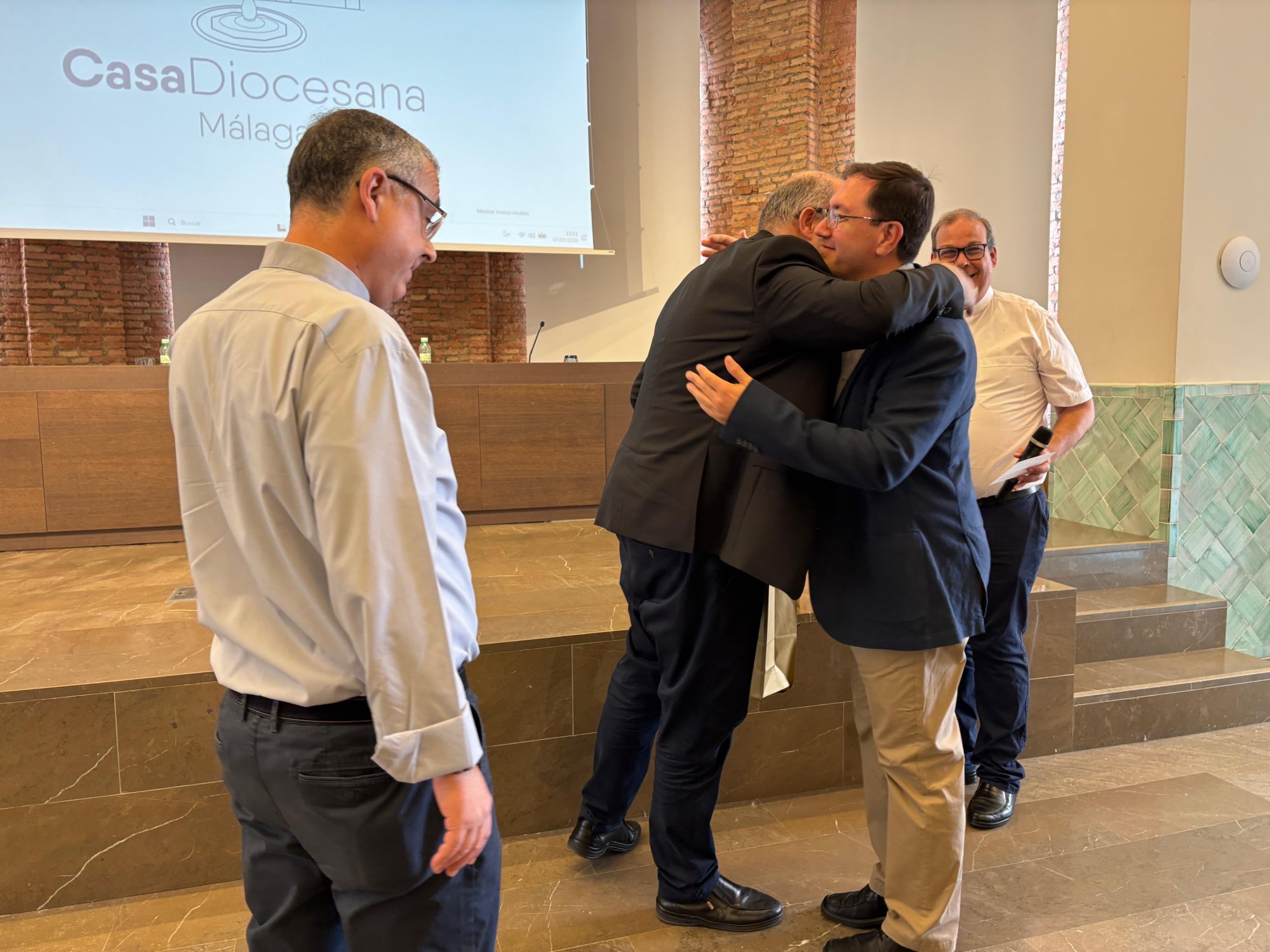 Felicitación a Francisco Castro, por sus bodas de plata