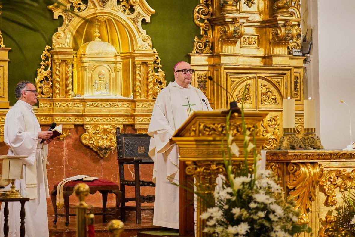 NERJA. Confirmación de 38 adultos en la parroquia de El Salvador