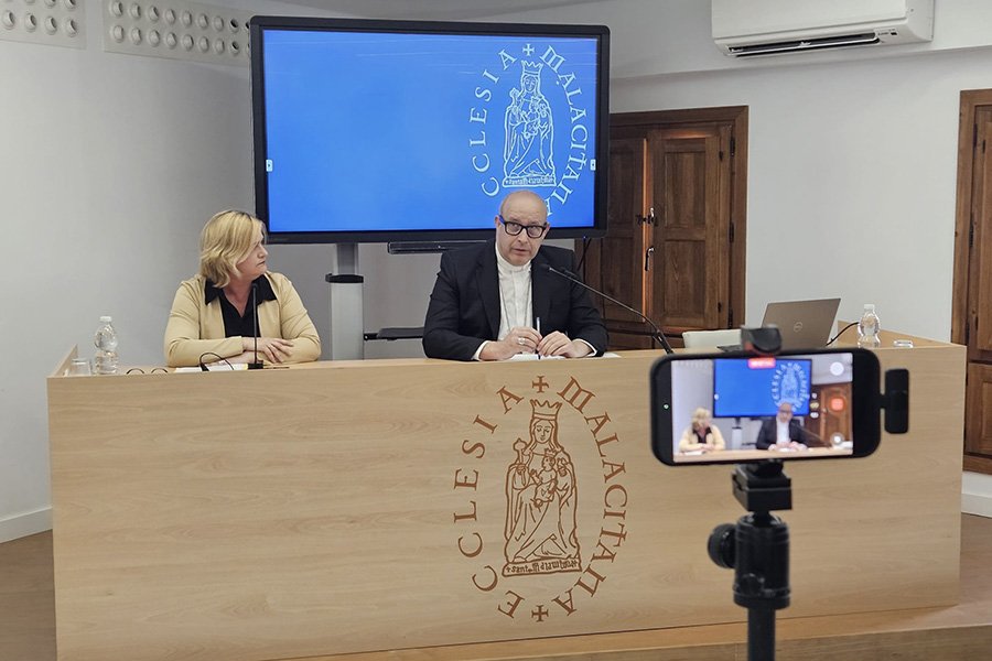 El obispo comparece para explicar la posición de la Diócesis ante el inicio del juicio a un sacerdote