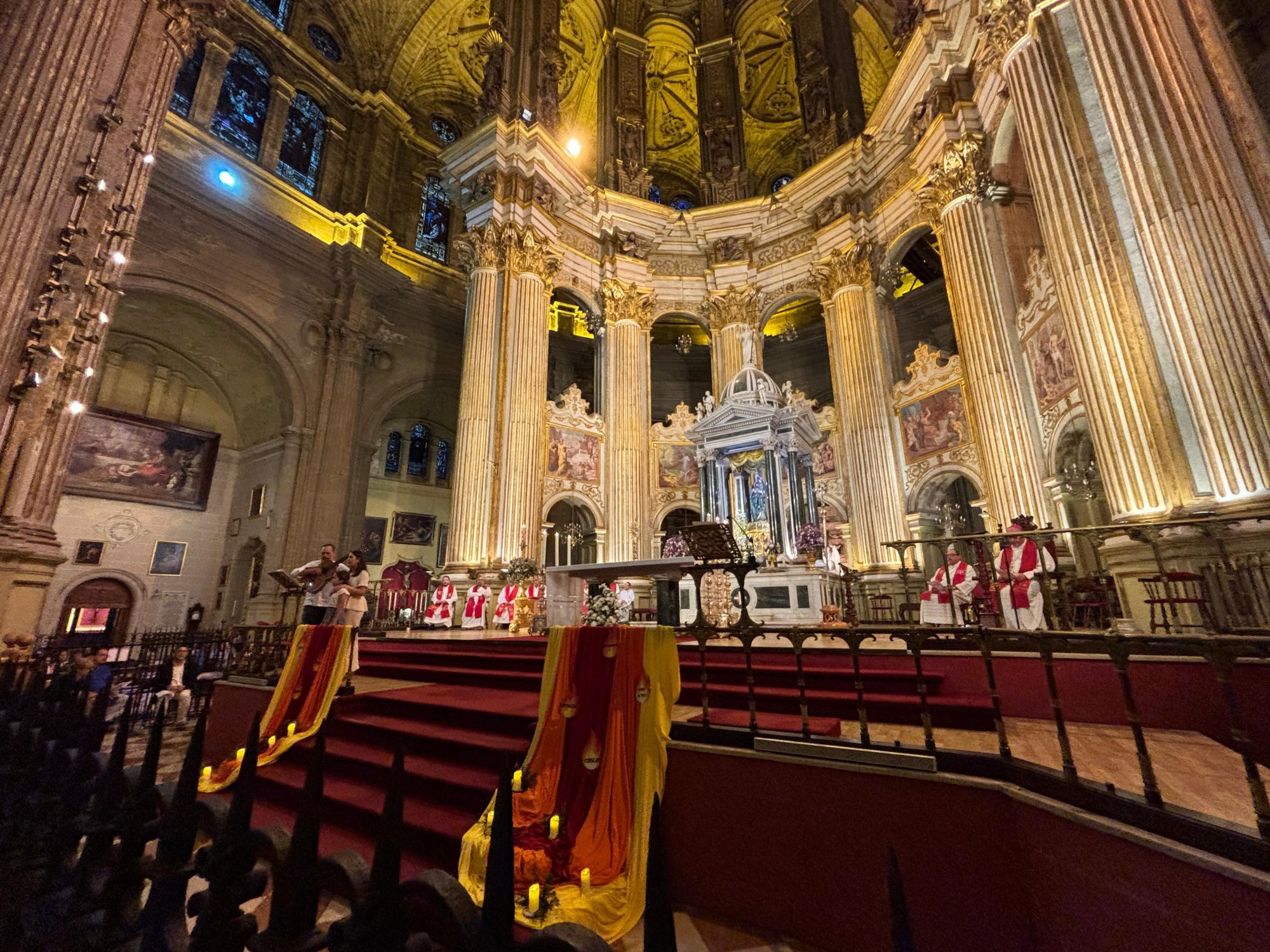 Adoremus de Pentecostés  en la Catedral