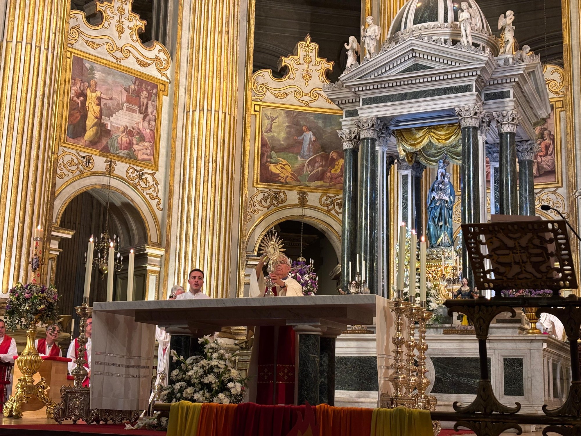 Adoremus de Pentecostés en la Catedral de Málaga