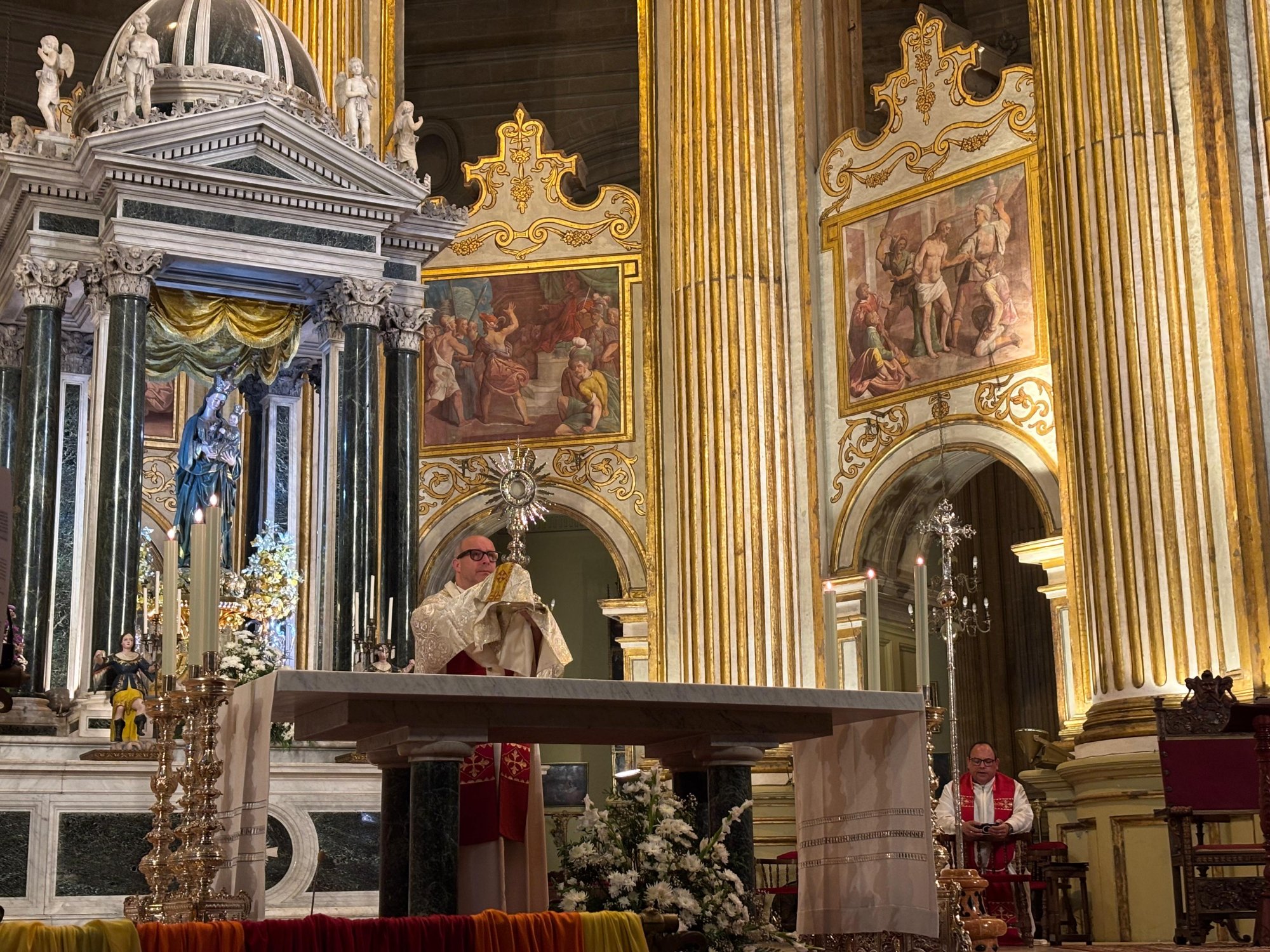 Adoremus de Pentecostés en la Catedral de Málaga