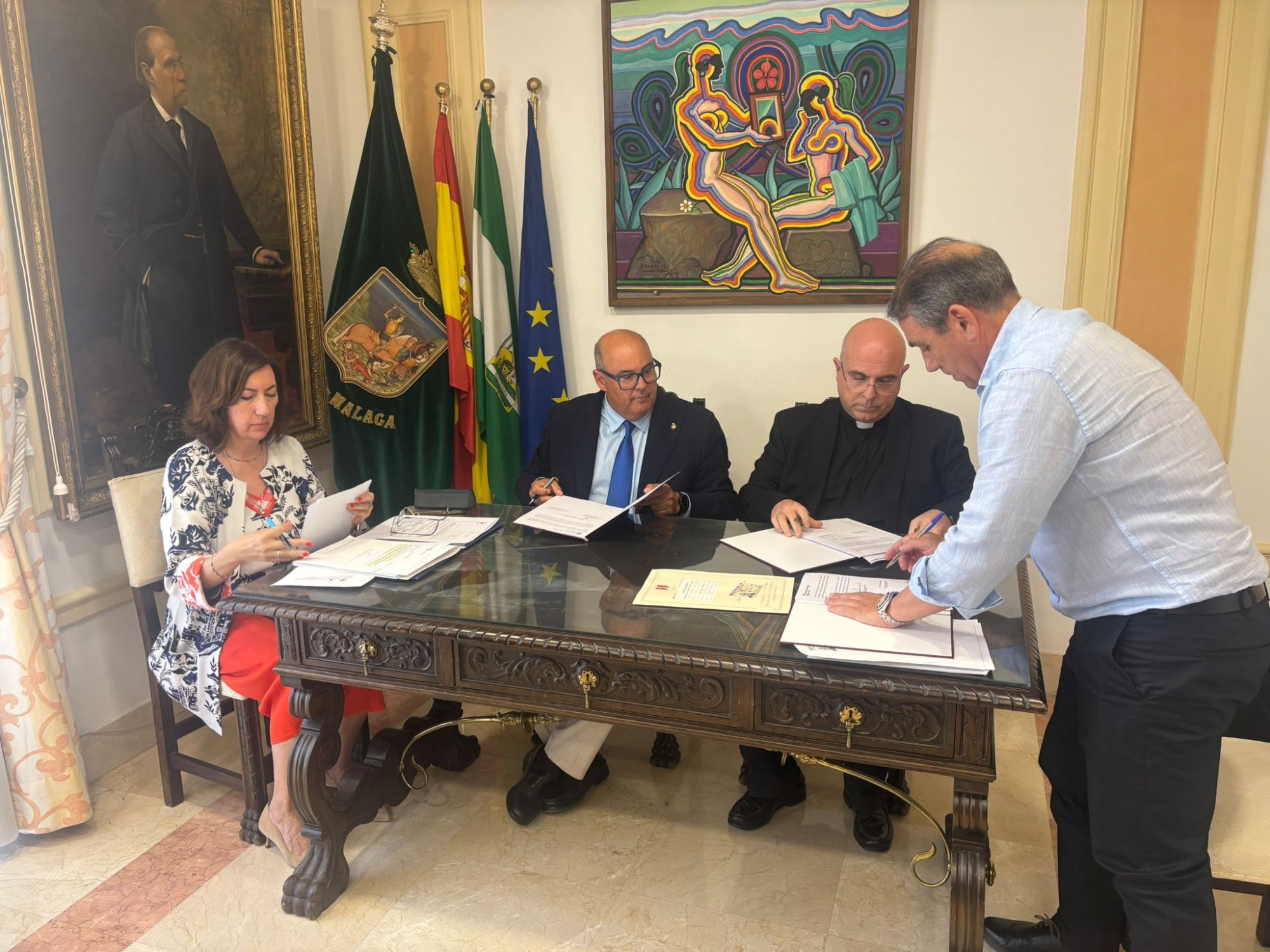 Firma del acuerdo entre el Obispado de Málaga y el Ayuntamiento de Vélez-Málaga