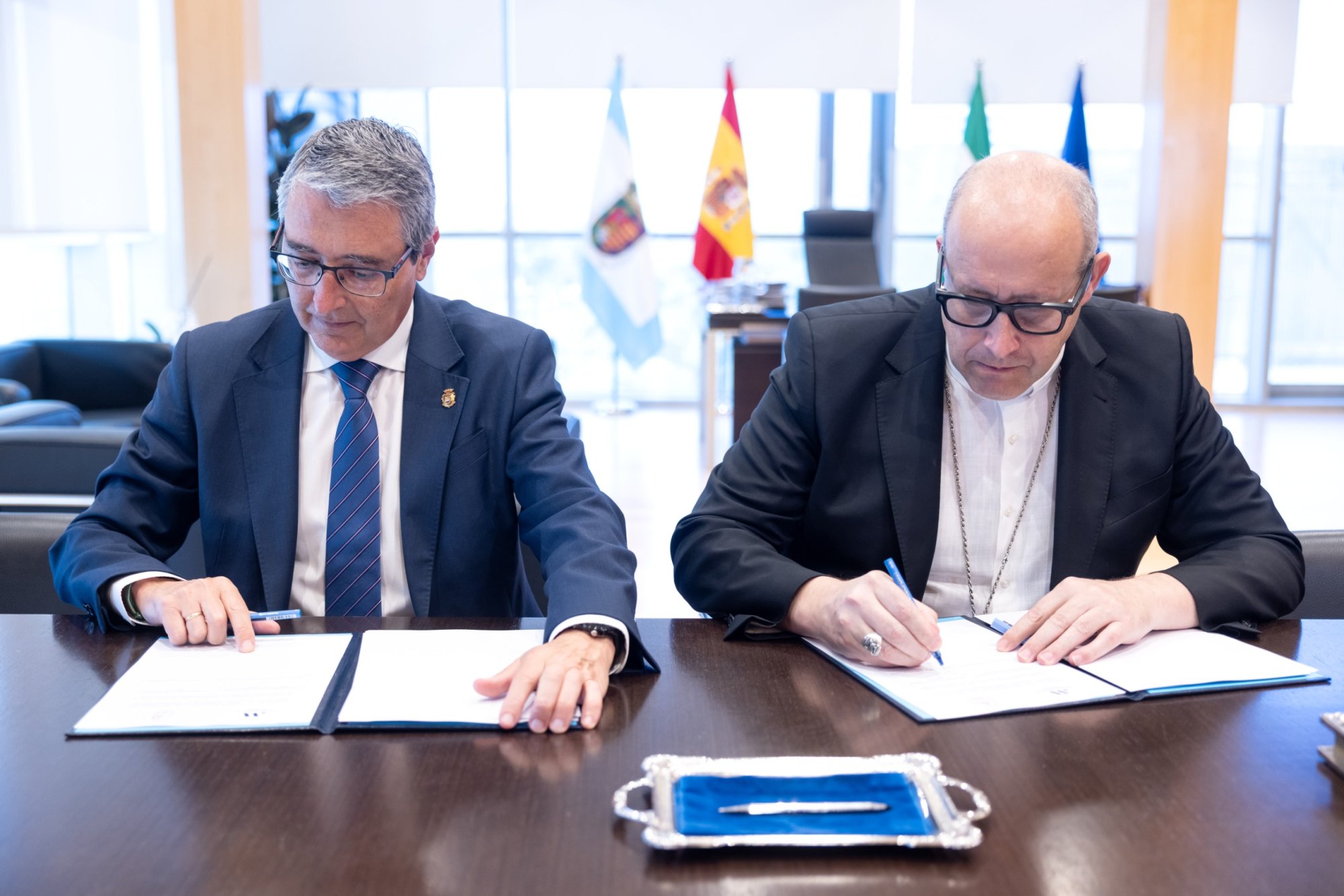 Firma del Plan "Málaga Sacra" para la rehabilitación de templos rurales