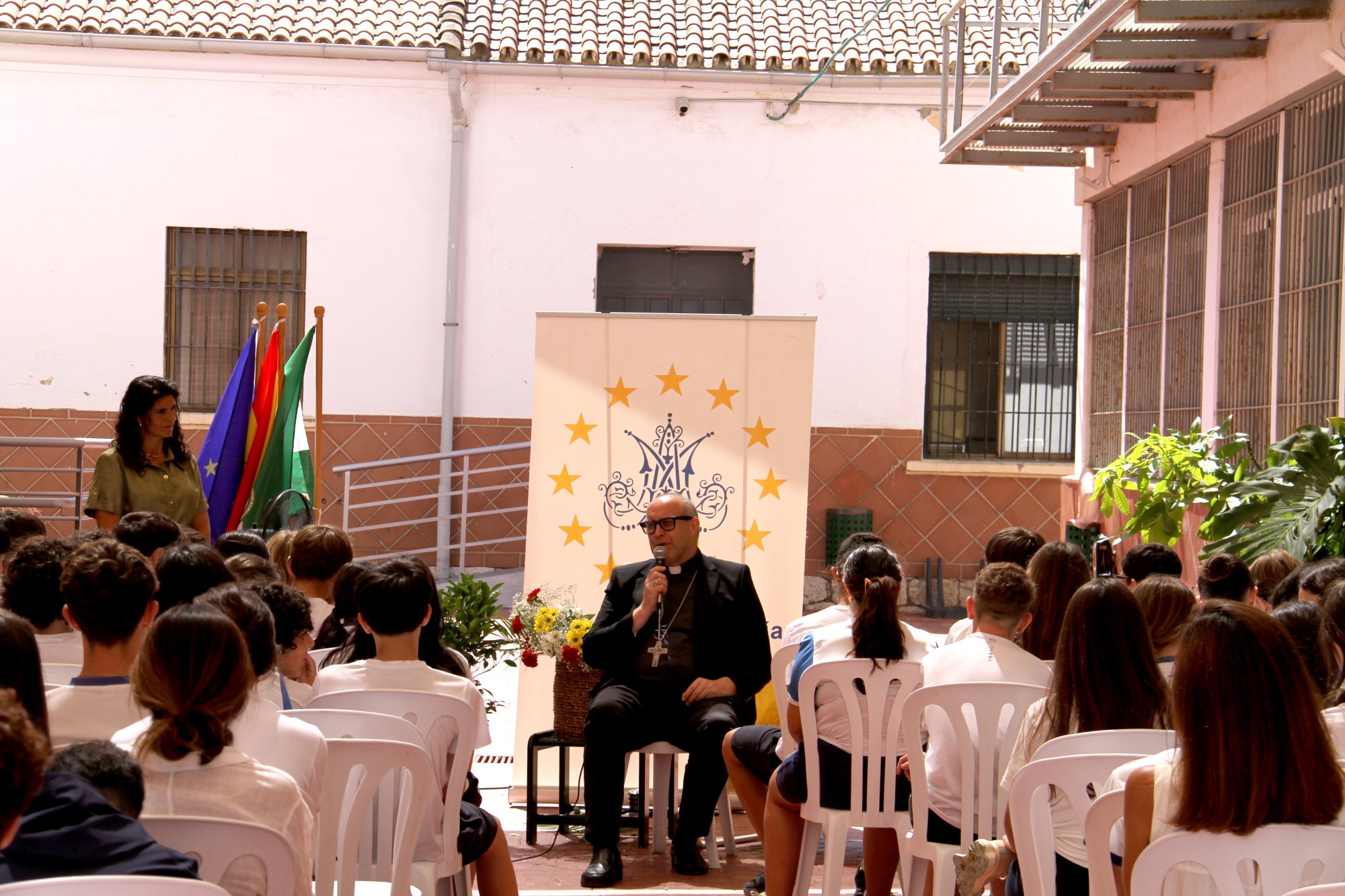 Visita del Obispo de Málaga a las Escuelas Ave María