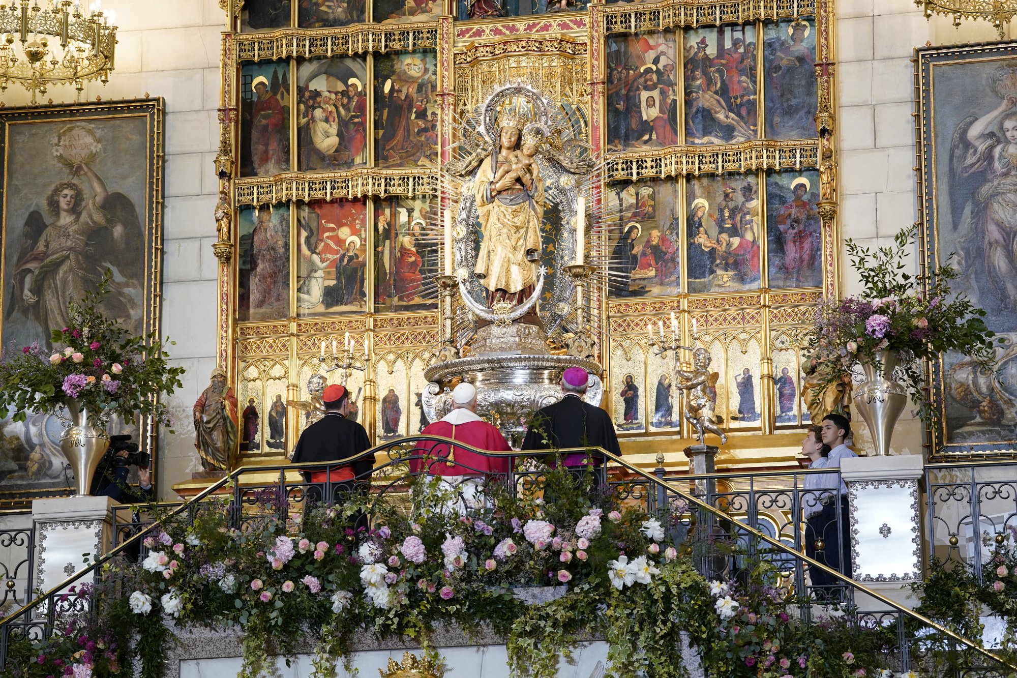 «La Almudena nos dice que para edificar algo nuevo, hermoso y duradero hay que estar dispuestos a destruir los muros»