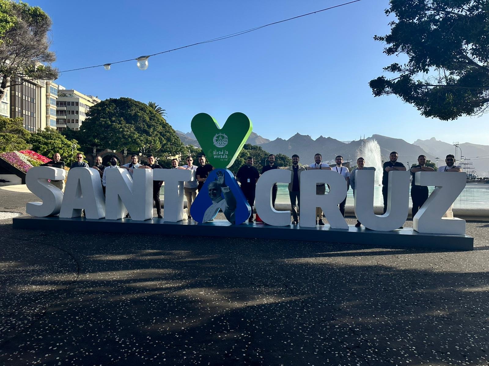 Los sacerdotes jóvenes participan en la visita del Papa a Tenerife