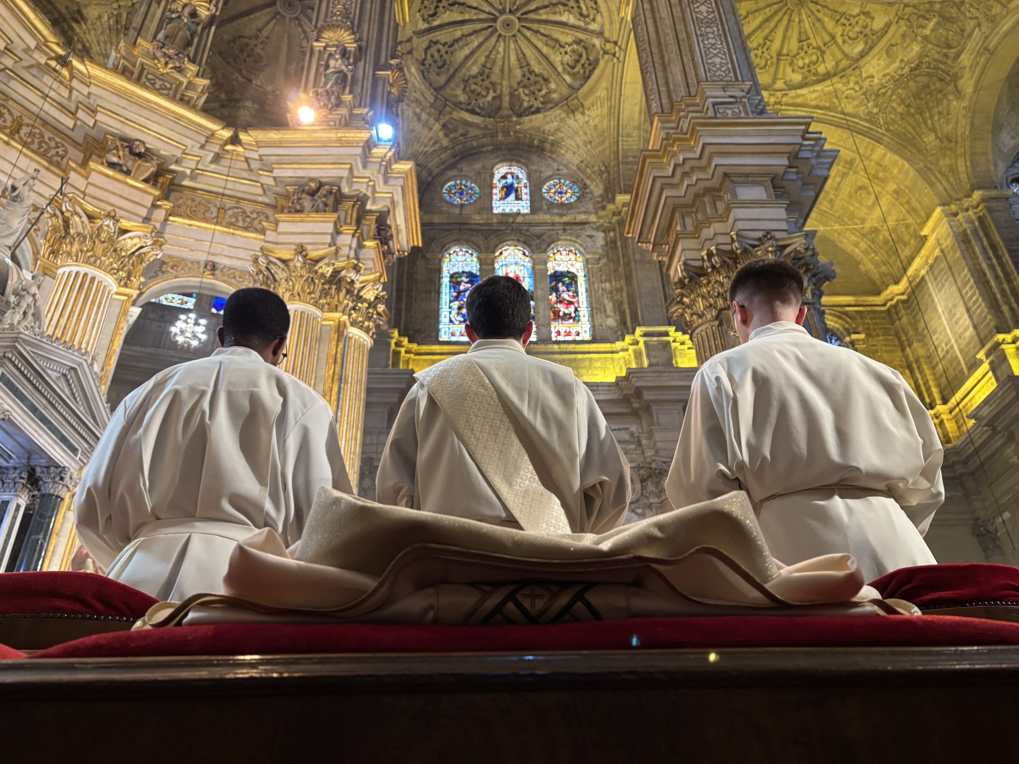 Huberto, Cristian y José Francisco, primeros diáconos y sacerdote ordenados por Mons. Satué