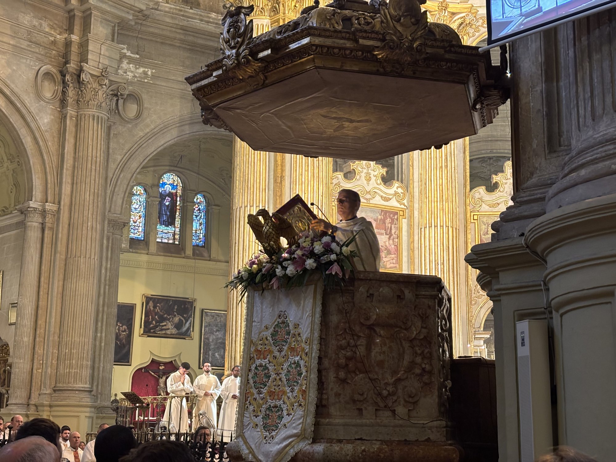 Huberto, Cristian y José Francisco, primeros diáconos y sacerdote ordenados por Mons. Satué