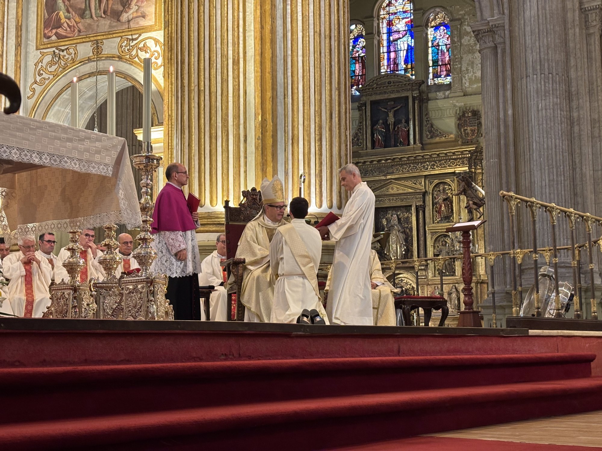 Huberto, Cristian y José Francisco, primeros diáconos y sacerdote ordenados por Mons. Satué