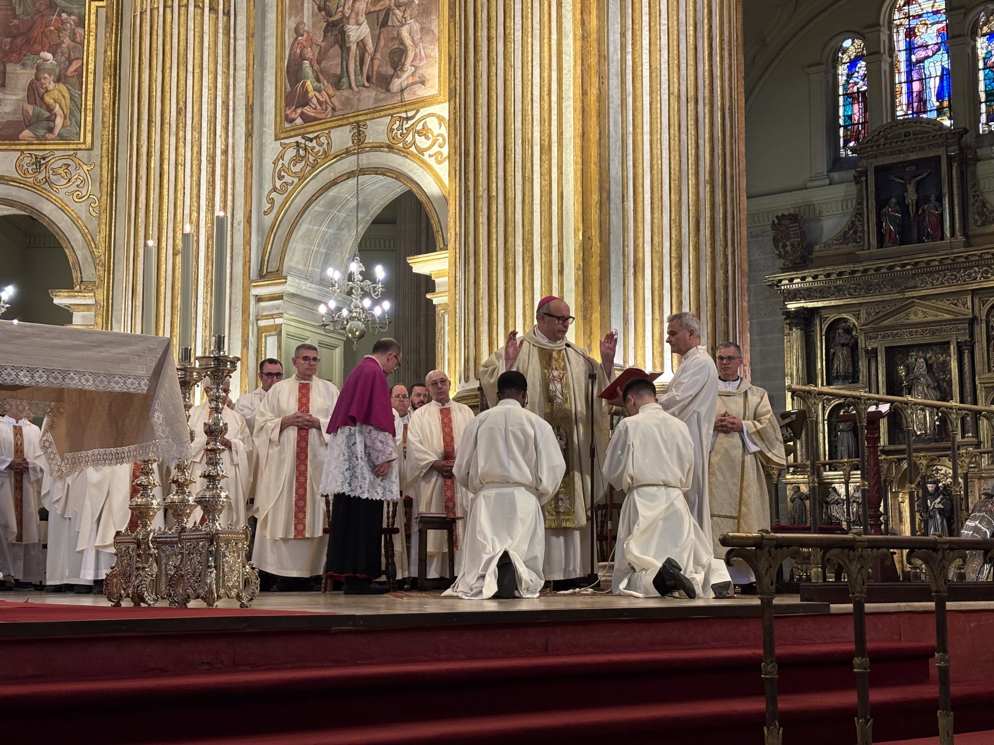 Huberto, Cristian y José Francisco, primeros diáconos y sacerdote ordenados por Mons. Satué