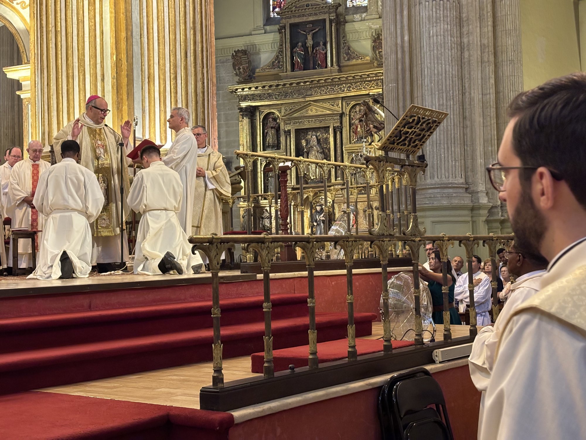 Huberto, Cristian y José Francisco, primeros diáconos y sacerdote ordenados por Mons. Satué