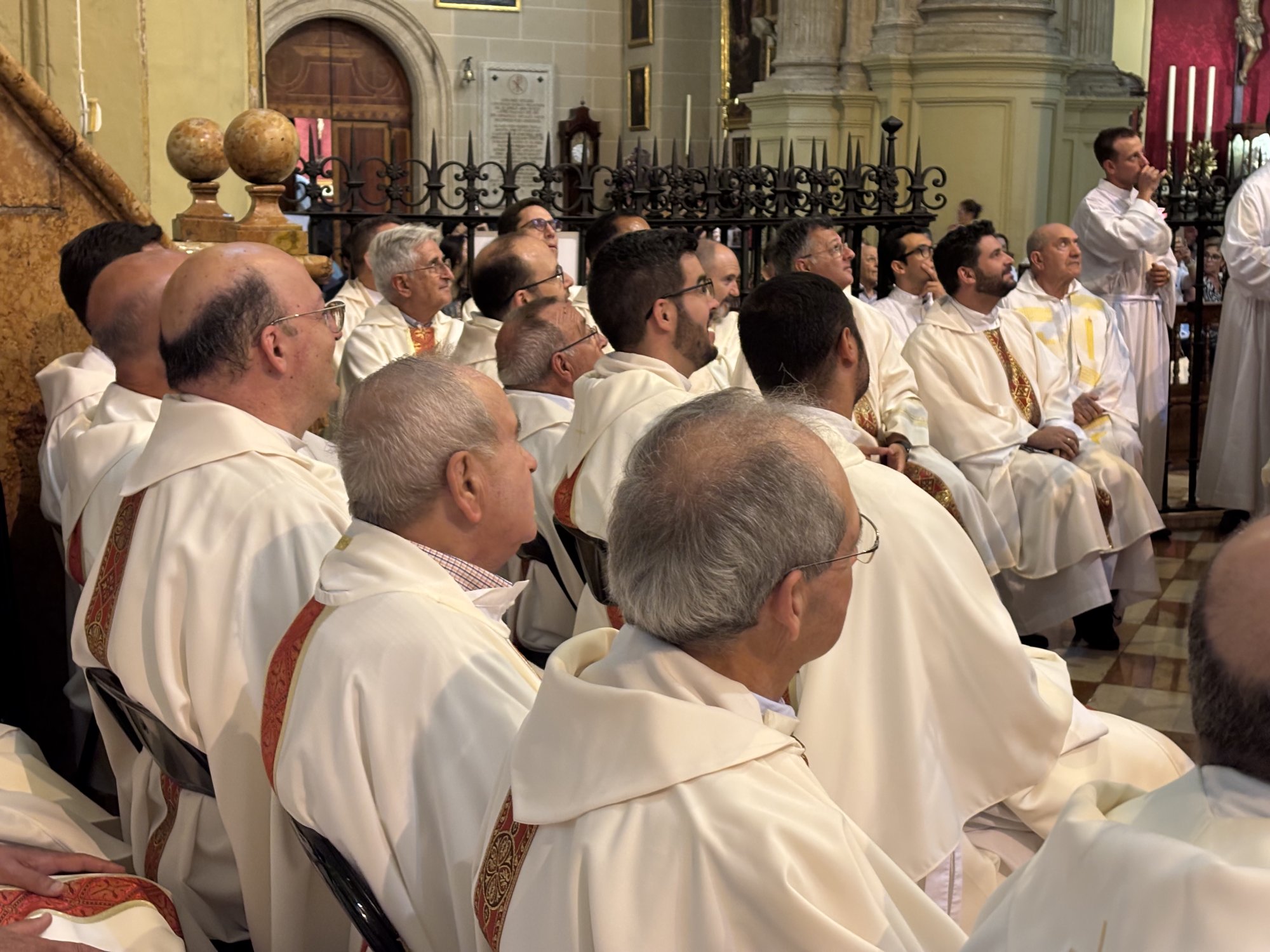 Huberto, Cristian y José Francisco, primeros diáconos y sacerdote ordenados por Mons. Satué