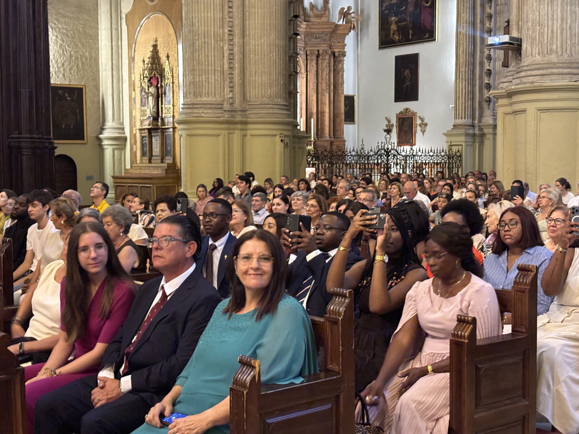 Huberto, Cristian y José Francisco, primeros diáconos y sacerdote ordenados por Mons. Satué