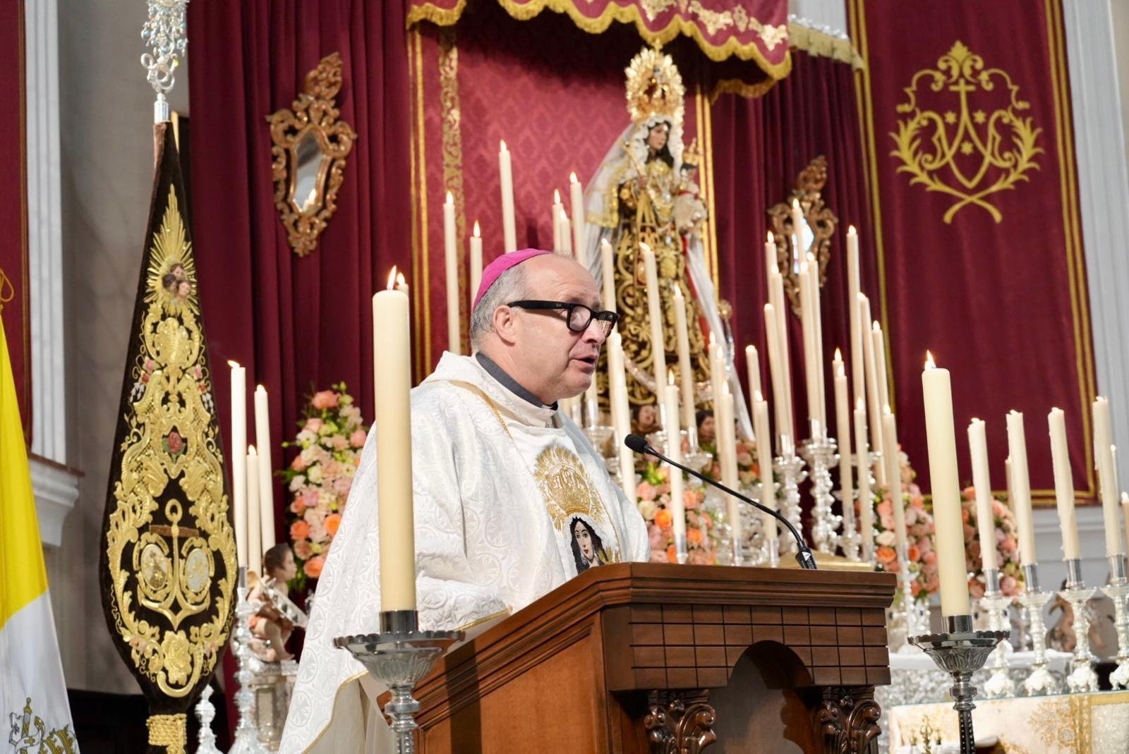 FUENGIROLA. Mons. Satué inicia y preside la novena a la Virgen del Carmen
